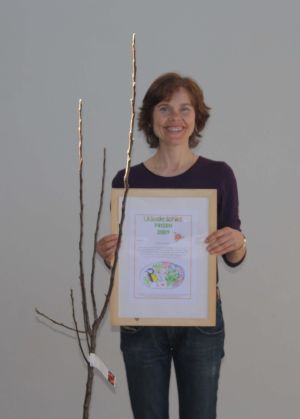 Marianne Hald fik udeskoleprisen 2009