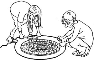 Mål på cirkel runde ting i skolens omgivelser.Tegning: Eva Wulff. Mål på cirkel runde ting i skolens omgivelser.Tegning: Eva Wulff.