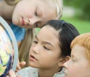 Udeskolepiger fra Grønhøjskolen. Foto: Grønhøjskolen. Udeskolepiger fra Grønhøjskolen.